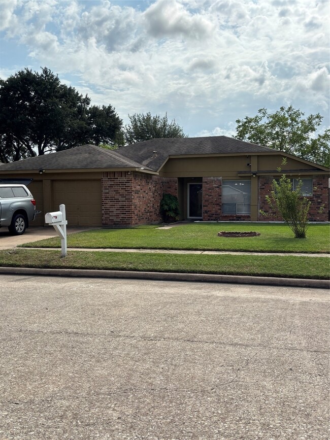 Building Photo - 1726 Oakwell Ln