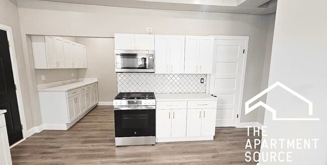 Foto del edificio - 2820 N Ridgeway Ave