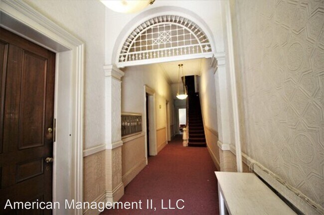 Building Photo - 920 St Paul St