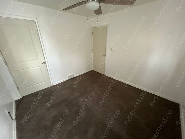 Building Photo - 2554 S Ethel St