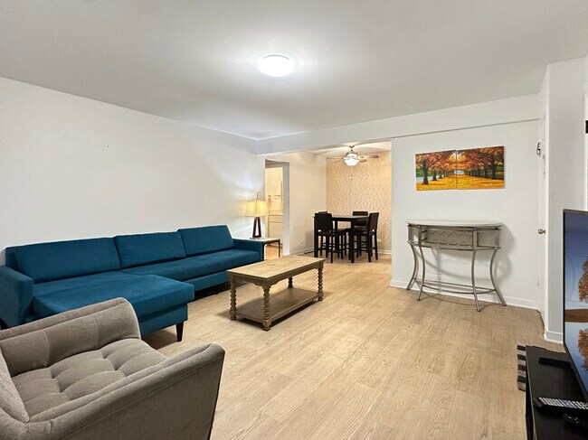 Foto del edificio - 5117 N East River Rd