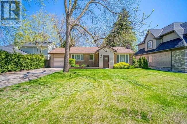 Building Photo - 425 Maple Grove Dr
