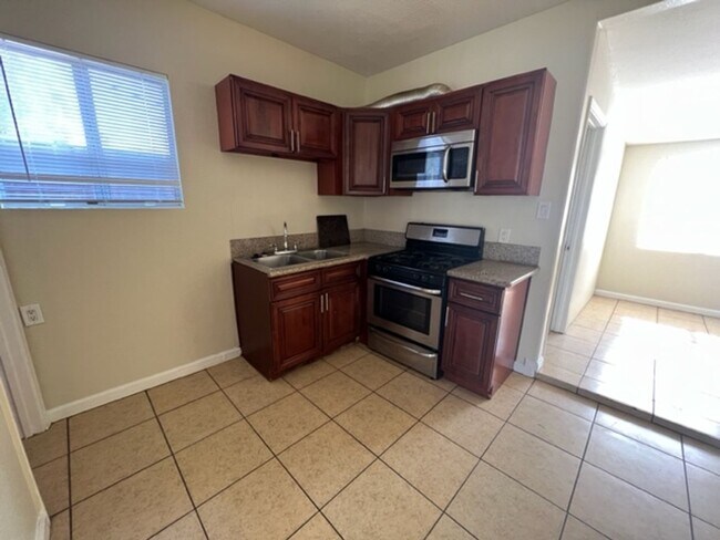 Building Photo - RV T 6951