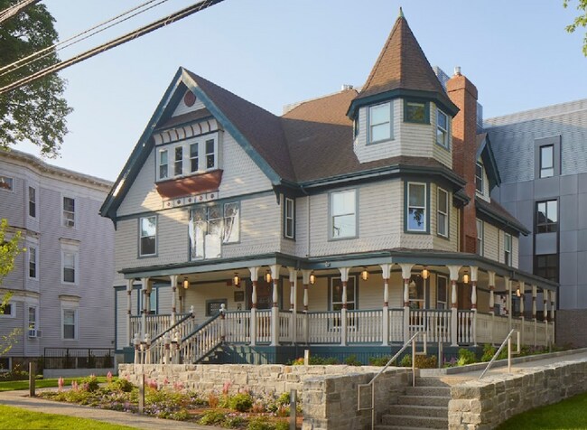 Building Photo - 83 Gardner St