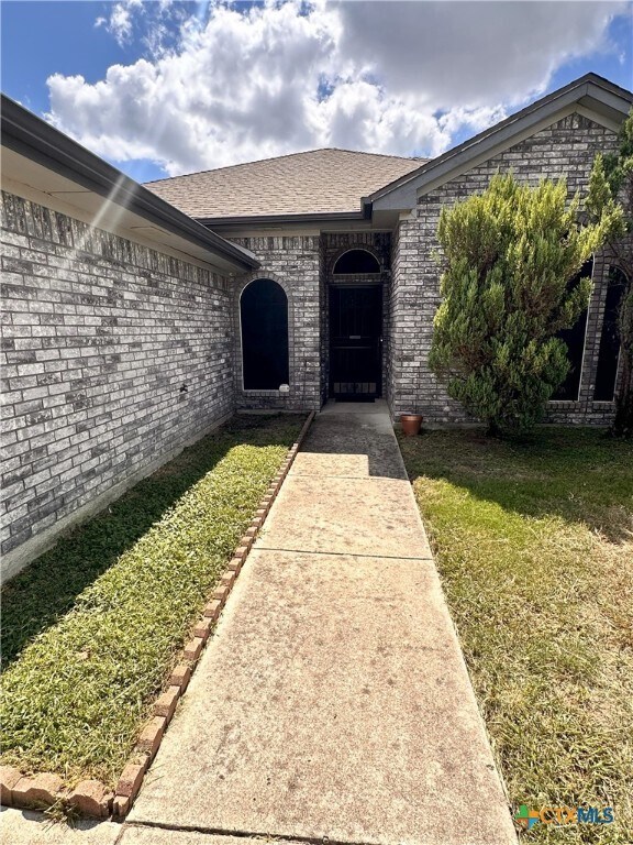 Building Photo - 5802 Tropicana Ct