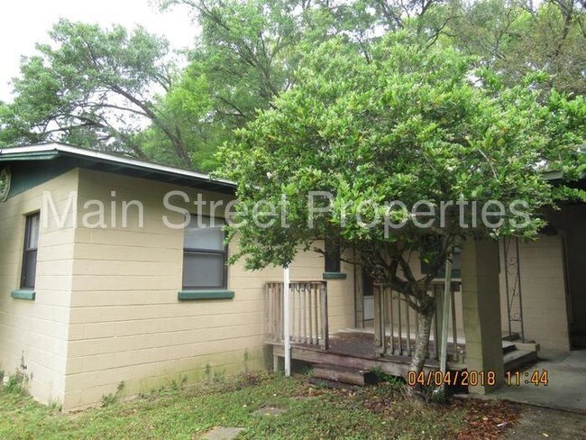 Building Photo - 1030 Trenton Dr