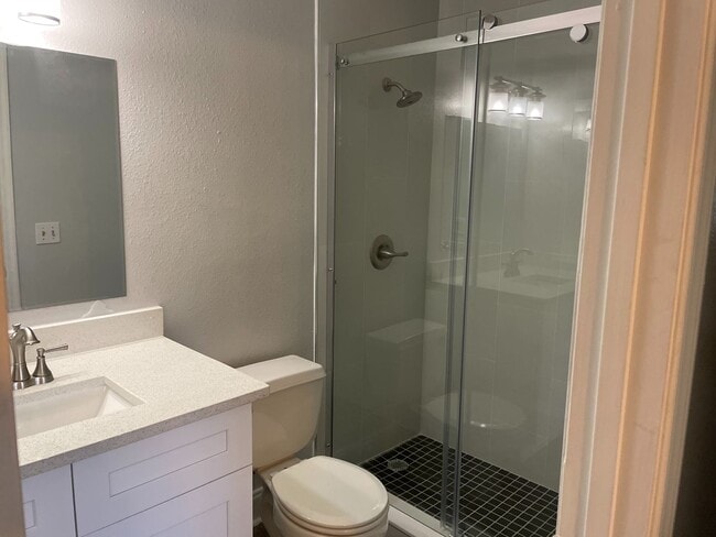 Building Photo - 2 Bedroom 2 bathroom in Orlando