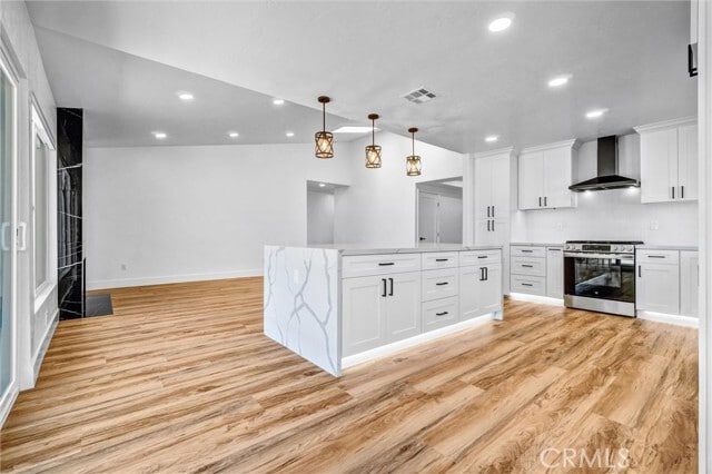 Foto del edificio - 17472 Bellport Cir