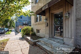 Building Photo - 412 19th St NE