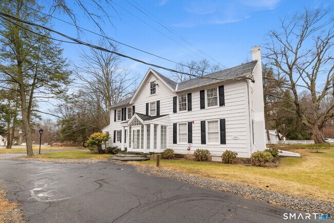 Foto del edificio - 523 Danbury Rd