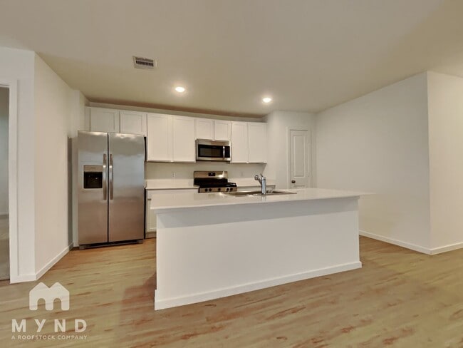 Building Photo - 21645 Balzola Ln