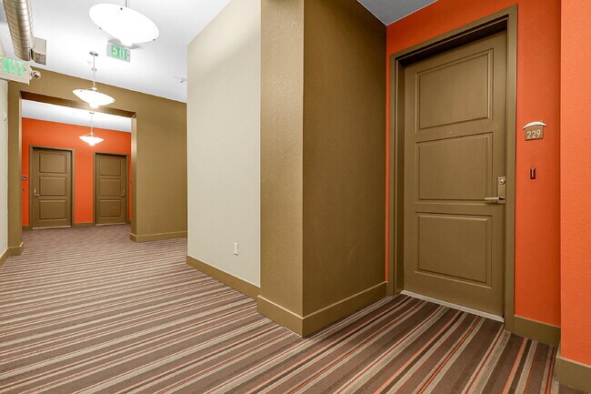 Building Photo - $1,740.95, 1 Bed, 1 Bath Condo in Englewood with AC and In Unit Laundry!