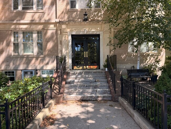 Building Photo - 1768 Beacon St