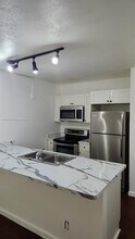 Building Photo - 2401 Riverside Dr