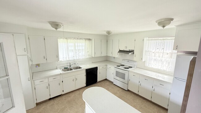 Foto del edificio - 211 W Hickory St