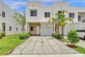 Building Photo - 10265 NW 72nd Terrace