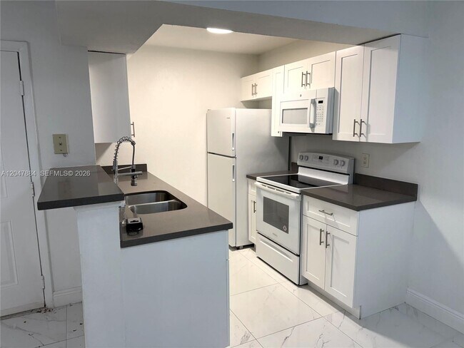 Foto del edificio - 15560 SW 104th Terrace