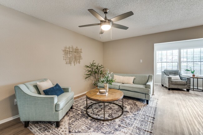 Wood Hollow - Apartments in Euless, TX | Apartments.com