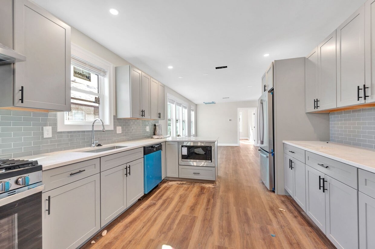 Renovated 6 bed/5 bath in Somerville - Renovated 6 bed/5 bath in Somerville