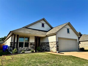 Building Photo - 275 Hedgefield Dr