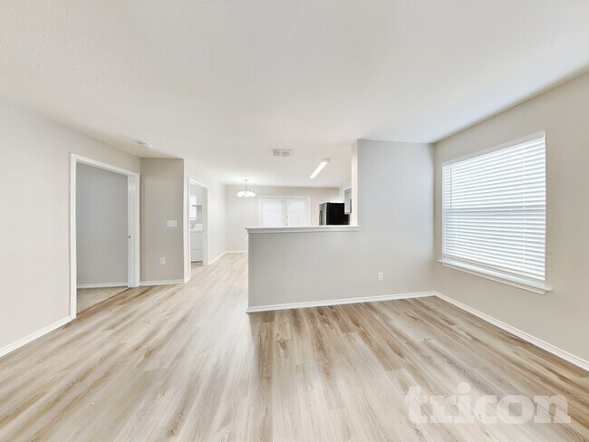 Foto del edificio - 6323 Cougar Village