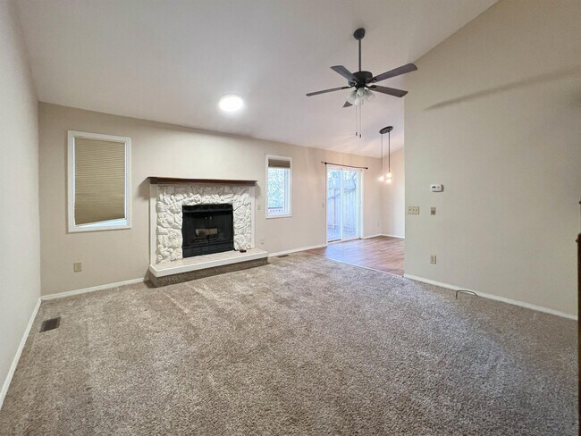 Building Photo - 13049 Charlie Cir