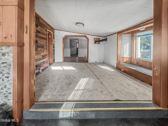 Foto del edificio - 196 Luzerne Rd