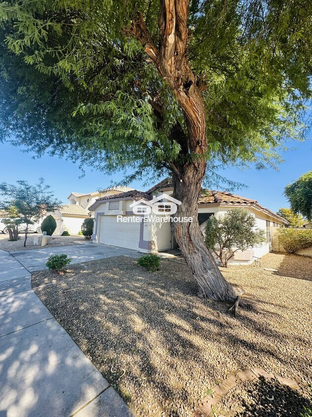 Primary Photo - 12572 W Almeria Rd