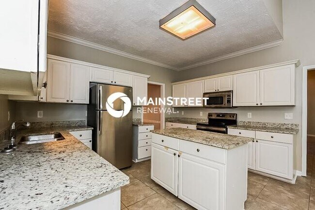 Foto del edificio - 5 Bedroom Pet-Friendly Home in Fayetteville, GA with Main Street Renewal