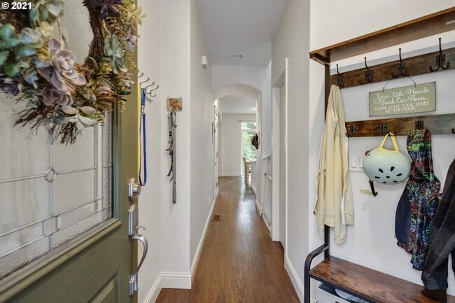 Building Photo - Beautiful 3-Bedroom + Office/Den Home in P...