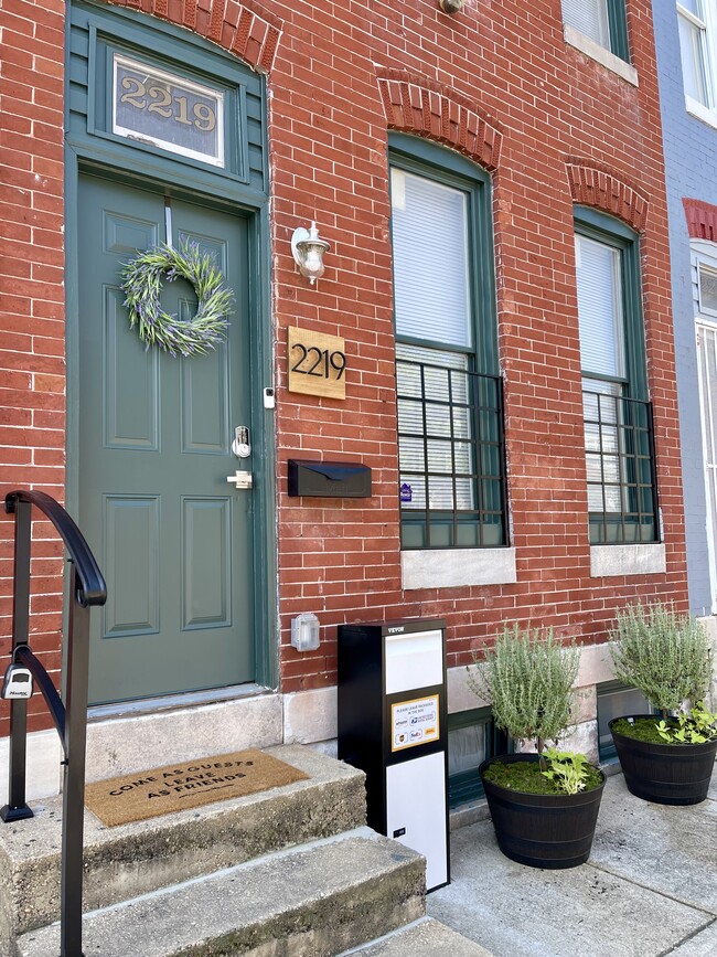 Building Photo - 2219 Jefferson St