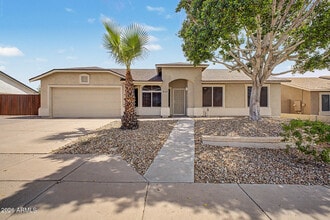 Building Photo - 933 N 94th Pl