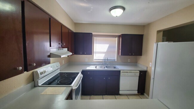 Building Photo - 149 Lakeside Hills Loop