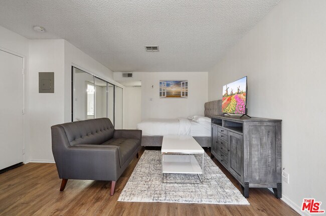 Foto del edificio - 3600 Bagley Ave