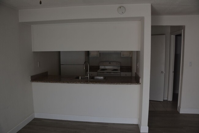 Foto del edificio - Antioch 3 bedroom, 1 1/2 bath, 2 story tow...