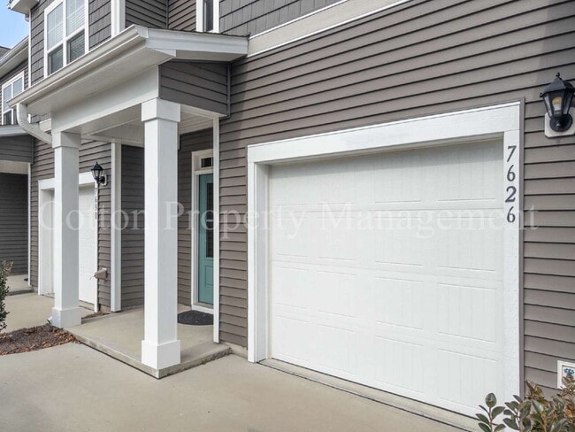 Photo - 7626 Knightbell Cir Townhome