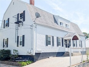 Building Photo - 63 School St