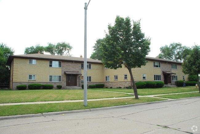 Building Photo - 8215-8223 W Medford Ave