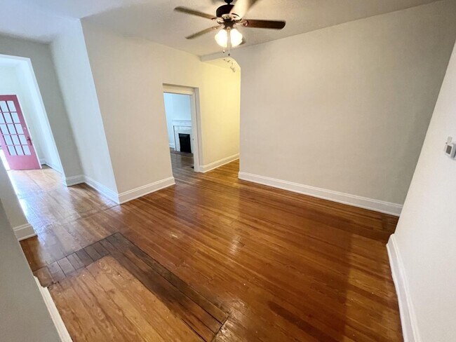 Photo - 1914 Waverly Avenue Apartment