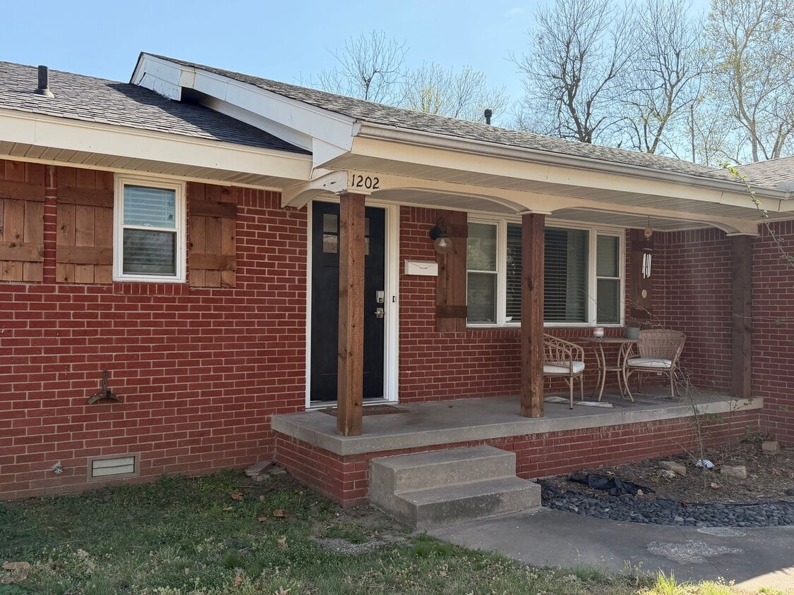 PRELEASING (3) Bed/(1.5) Bath in Core Norman Avail Late May! - PRELEASING (3) Bed/(1.5) Bath in Core Norman Avail Late May!