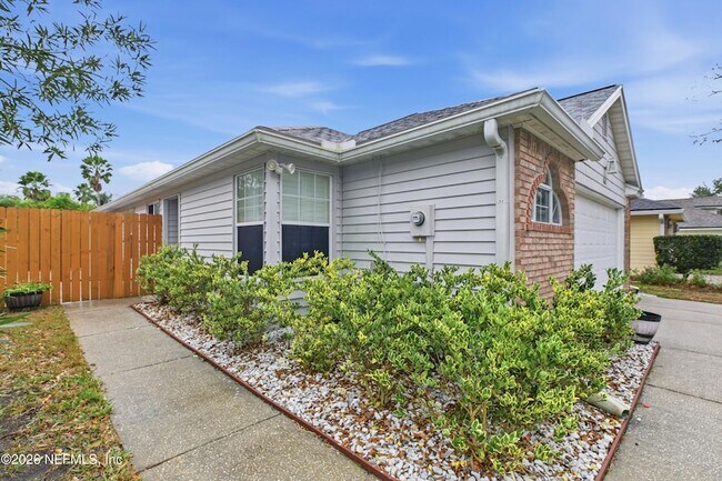 Foto del edificio - 1662 Evans Dr S