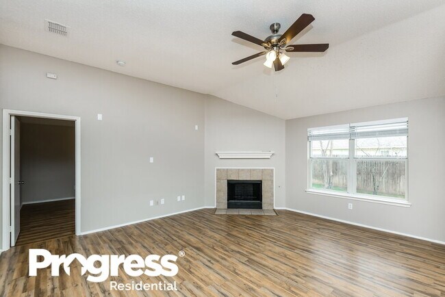 Building Photo - 10813 Briaroaks Dr