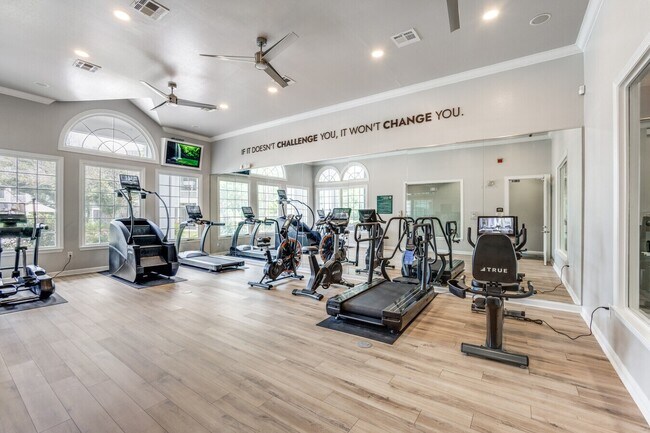 Building Photo - Luxury Living + $1,000 Off!