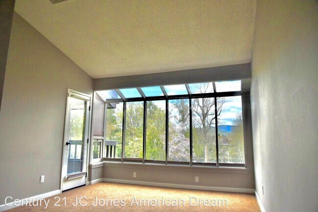 Building Photo - 2 br, 2 bath House - 115 Rogue River Hwy 307