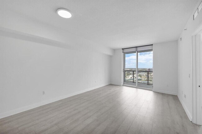 Foto del edificio - 185 SW 7th St
