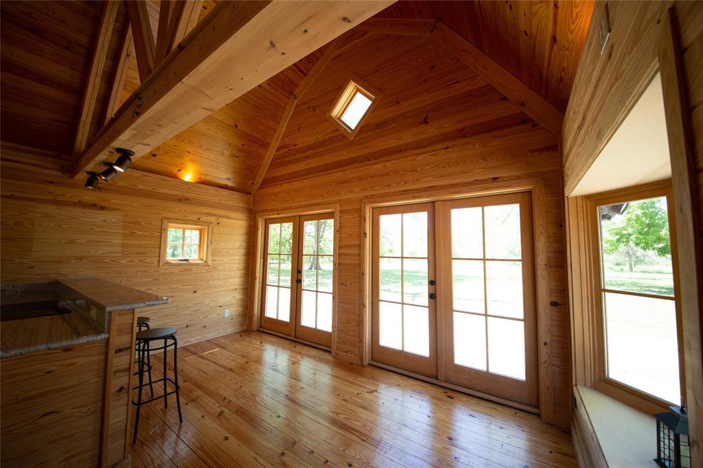 9035 Brazos River Rd, Damon, TX 77430 House Rental in Damon, TX