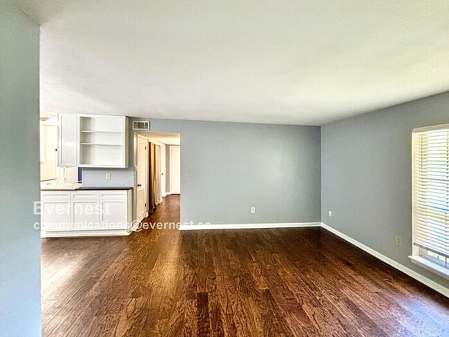 Foto del edificio - 900 Mountain Creek Rd