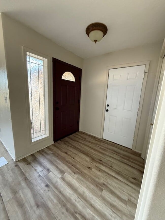 Building Photo - 577 Sunwood Dr NW