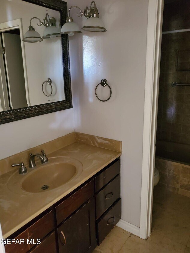 Foto principal - 4800 N Stanton St