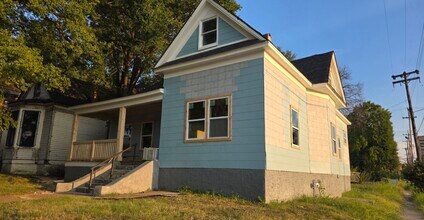 Building Photo - 1413 Court Ave